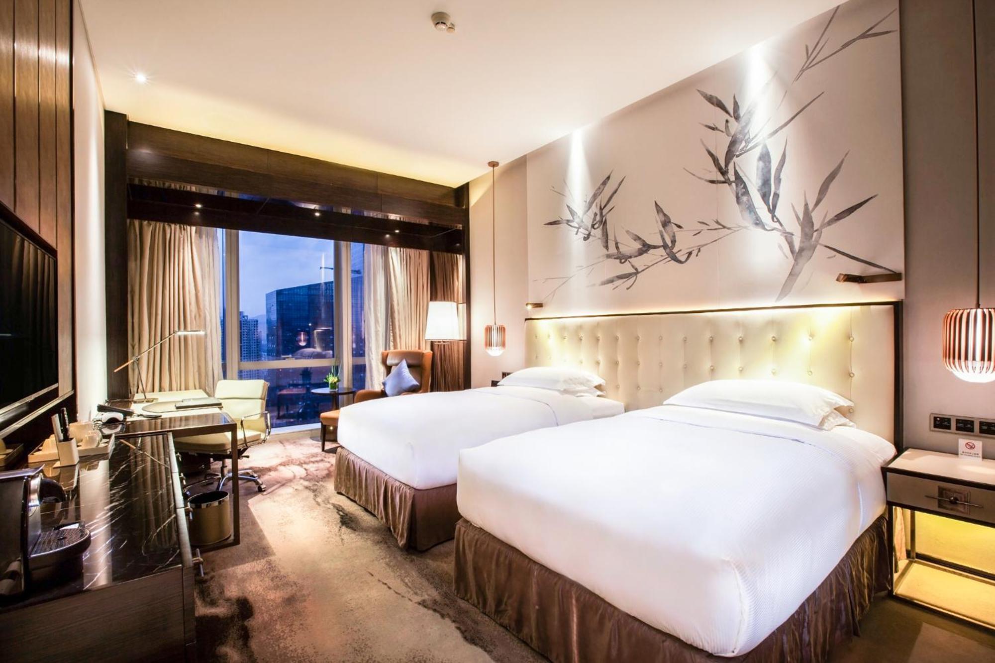 Hilton Shenzhen Futian, Metro Station At Hotel Front Door, Close To Futian Convention & Exhibition Center Dış mekan fotoğraf