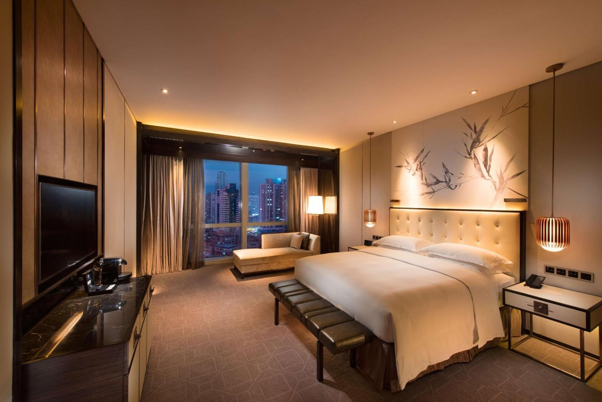 Hilton Shenzhen Futian, Metro Station At Hotel Front Door, Close To Futian Convention & Exhibition Center Dış mekan fotoğraf