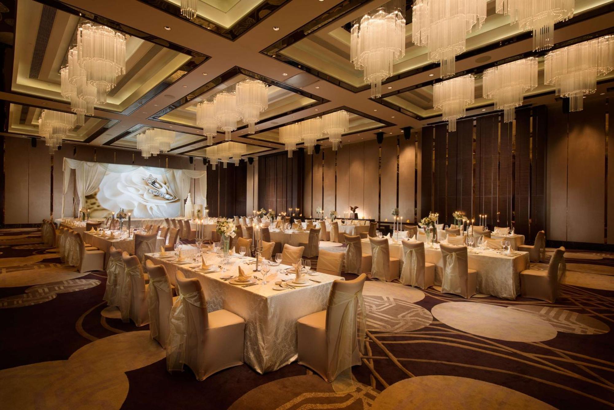 Hilton Shenzhen Futian, Metro Station At Hotel Front Door, Close To Futian Convention & Exhibition Center Dış mekan fotoğraf