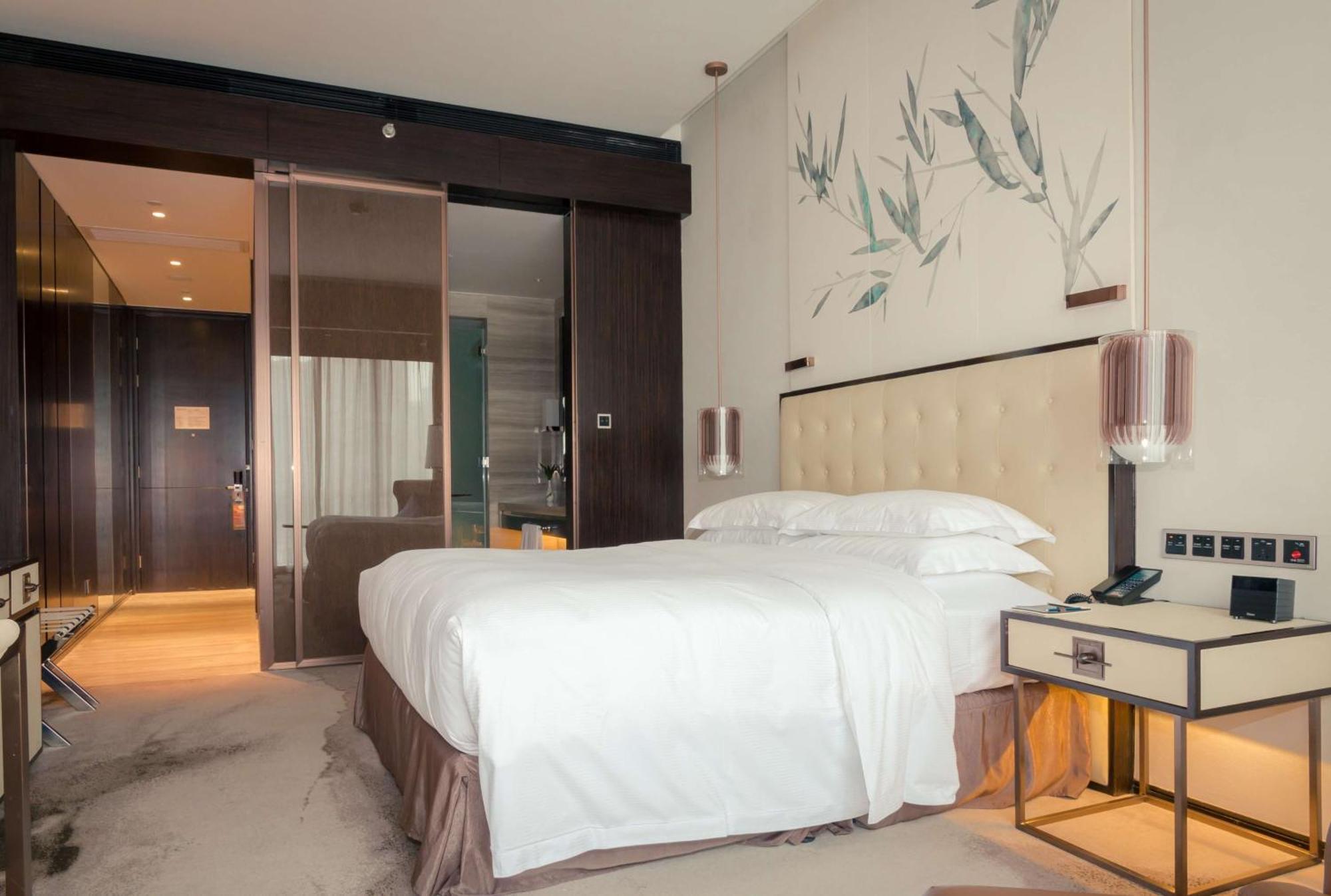 Hilton Shenzhen Futian, Metro Station At Hotel Front Door, Close To Futian Convention & Exhibition Center Dış mekan fotoğraf