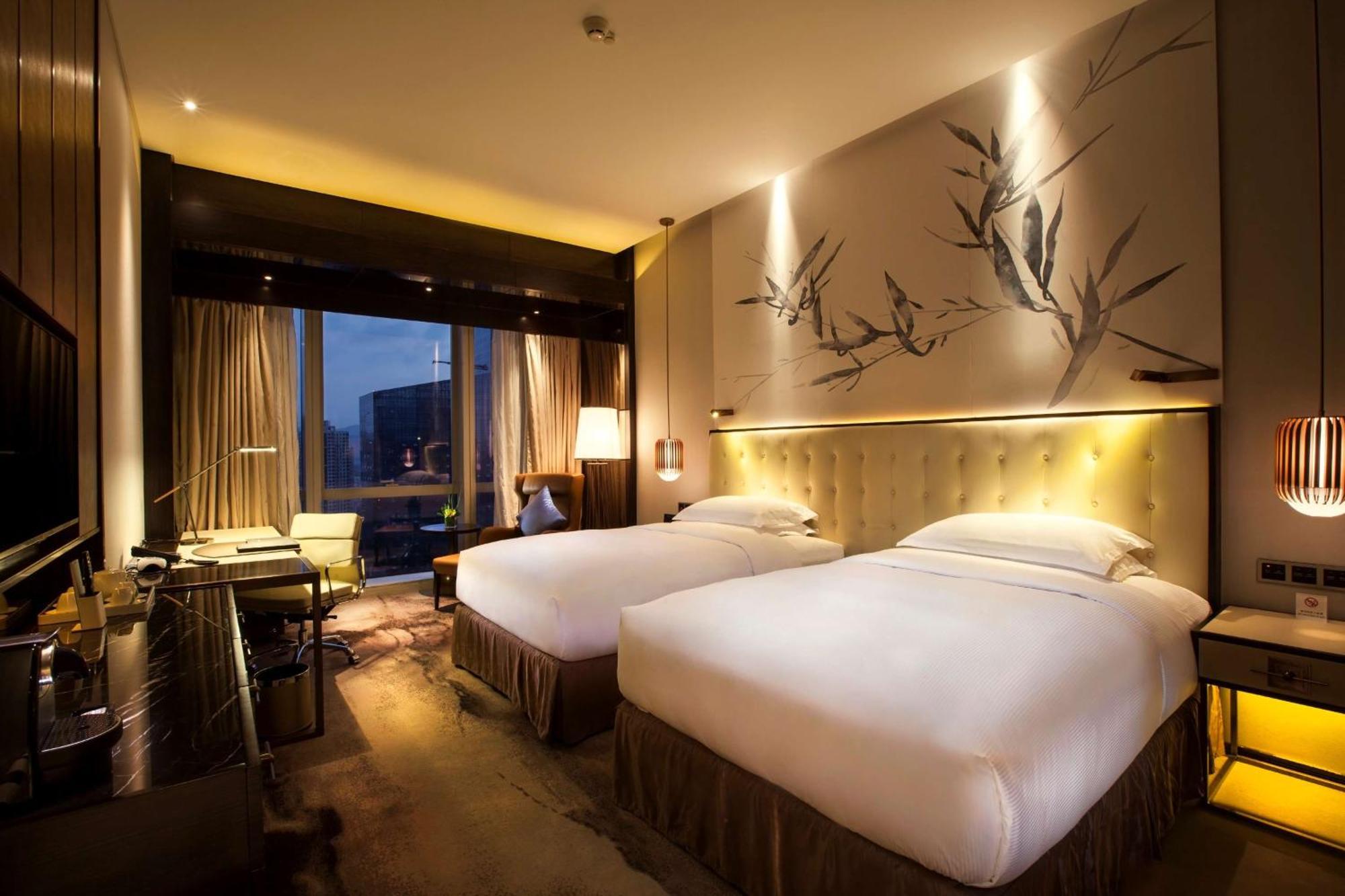 Hilton Shenzhen Futian, Metro Station At Hotel Front Door, Close To Futian Convention & Exhibition Center Dış mekan fotoğraf