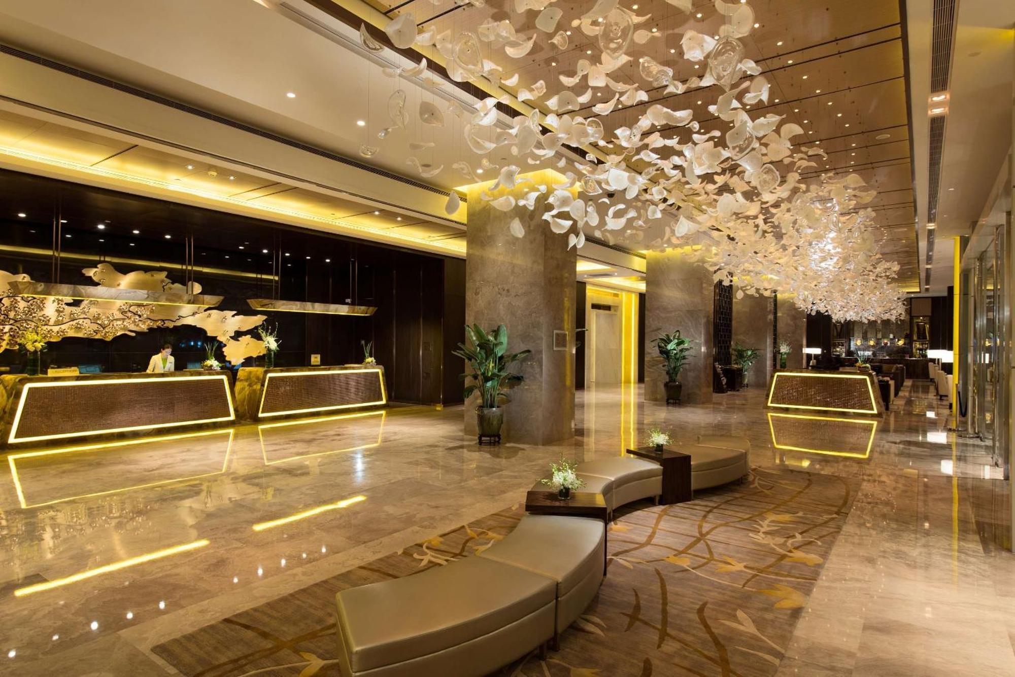 Hilton Shenzhen Futian, Metro Station At Hotel Front Door, Close To Futian Convention & Exhibition Center Dış mekan fotoğraf